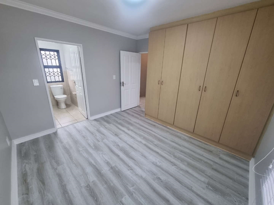 To Let 2 Bedroom Property for Rent in Royal Ascot Western Cape